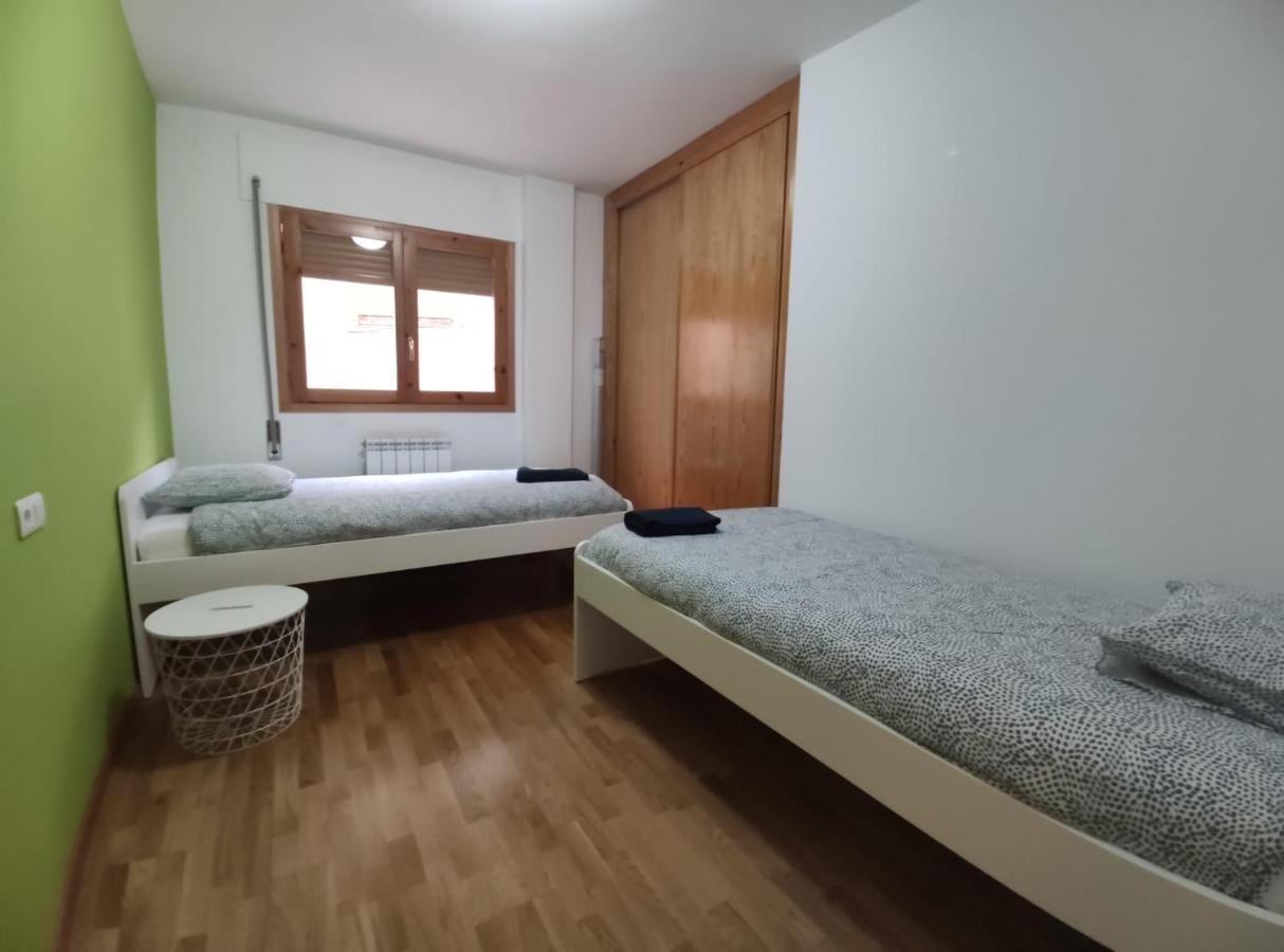 Apartamento Miral21 Jaca Bagian luar foto
