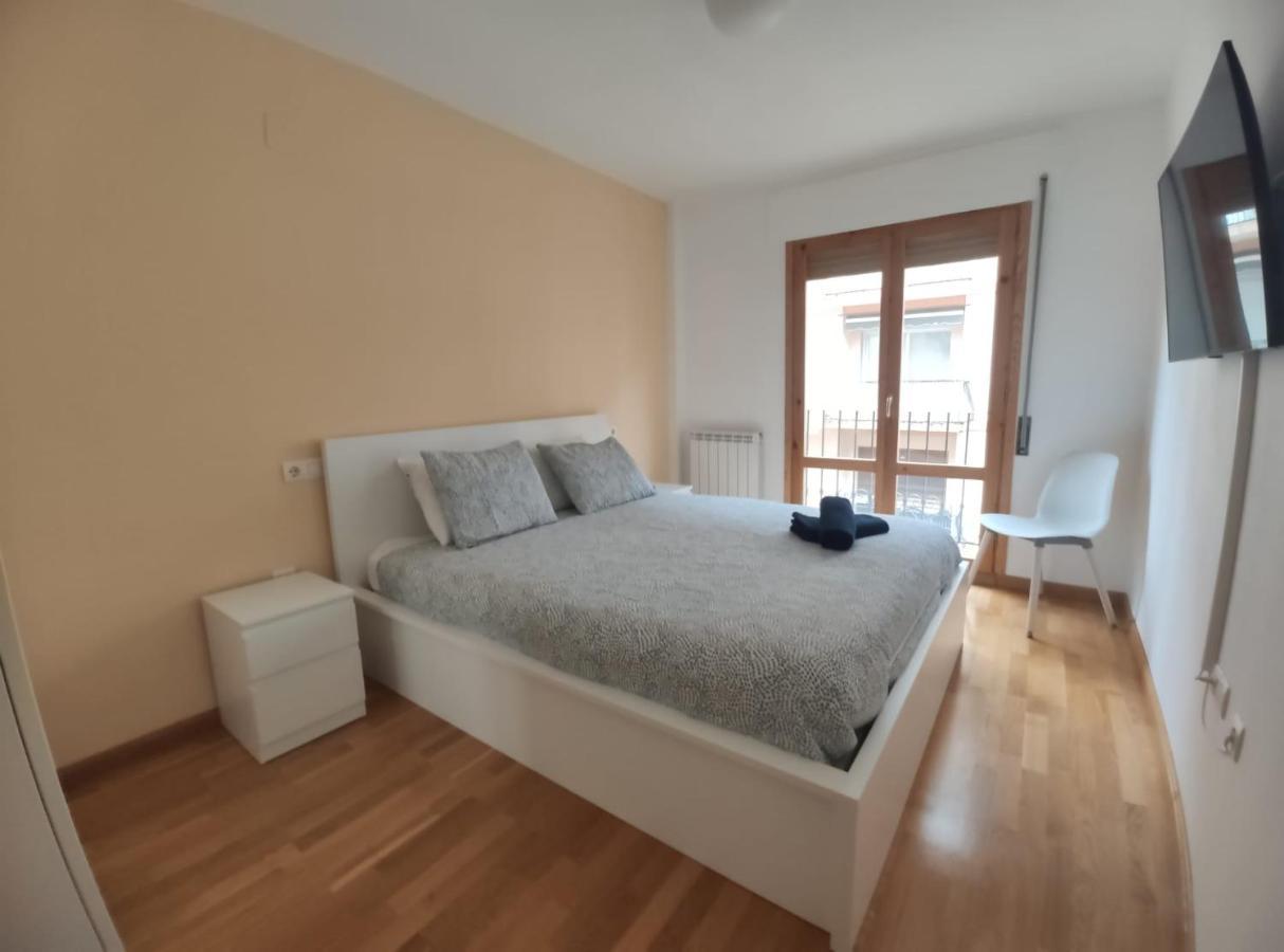 Apartamento Miral21 Jaca Bagian luar foto